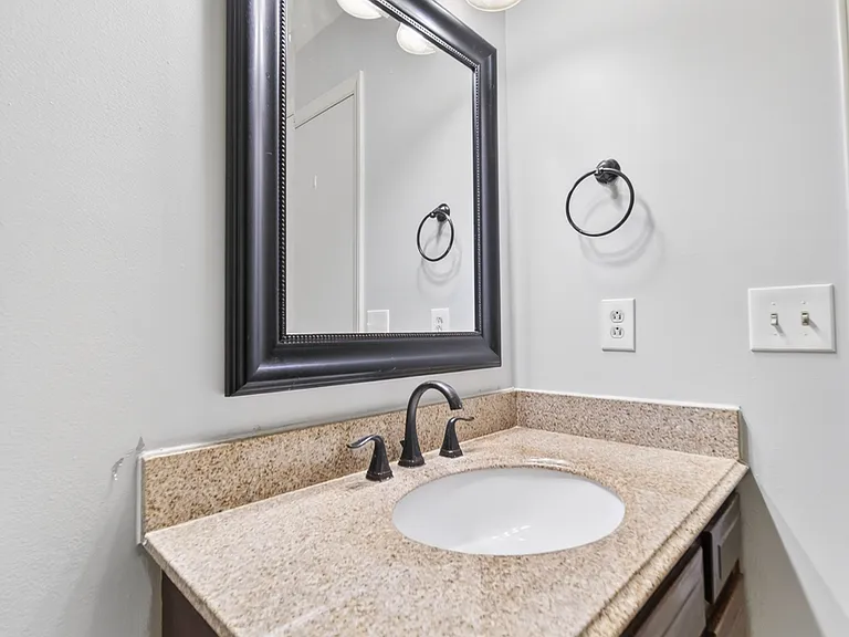 3918 Ashley Dr — Photo 27