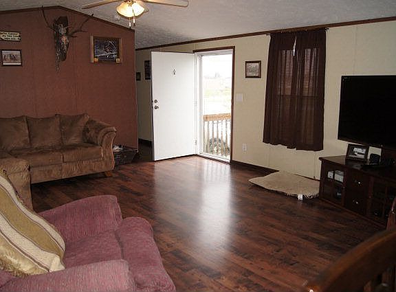 3rd image of 220 Blakefield Dr
