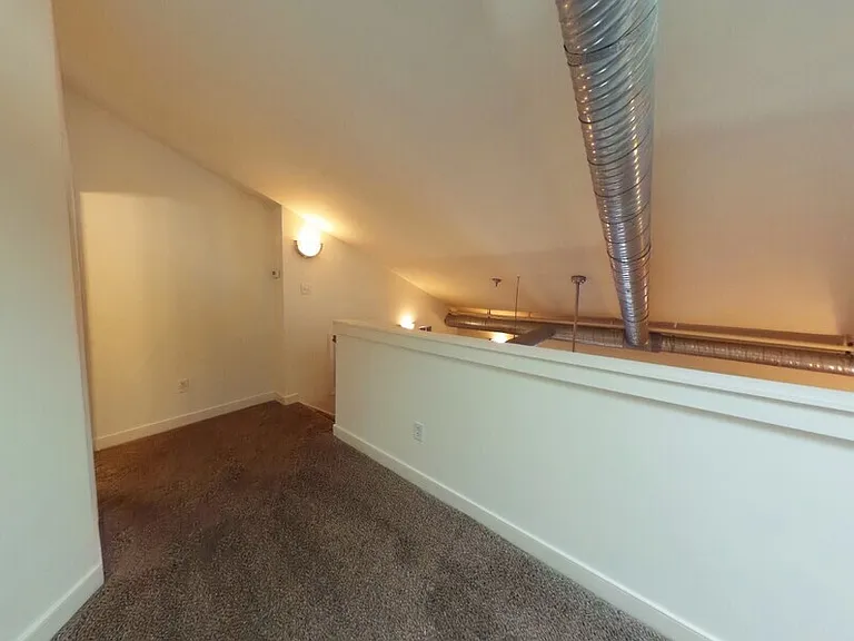 302 N Goshen St #201 — Photo 8