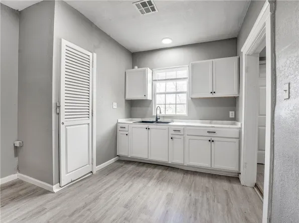 3301 N McKinley Ave, Oklahoma City, OK 73118