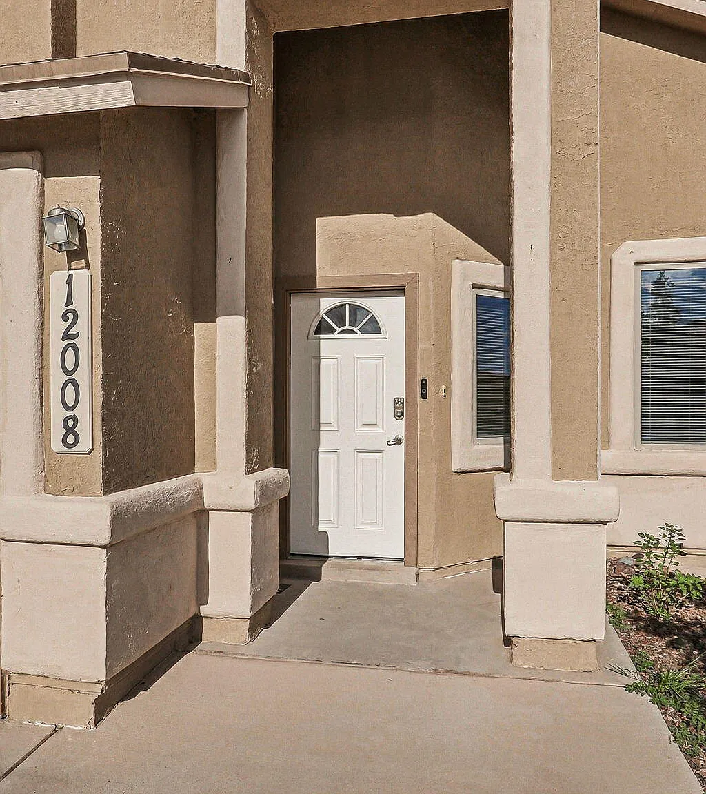 4 bed, 2.5 bath, 1913 sqft, $1,975 — Photo 3