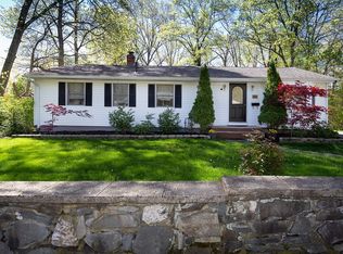 25 Grand Ave, Taunton, MA 02780