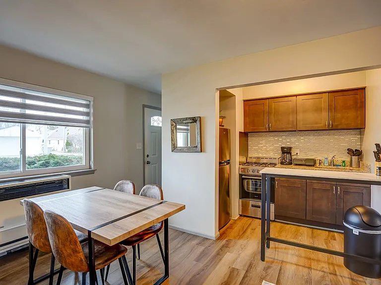 S 94th Pl — Photo 12