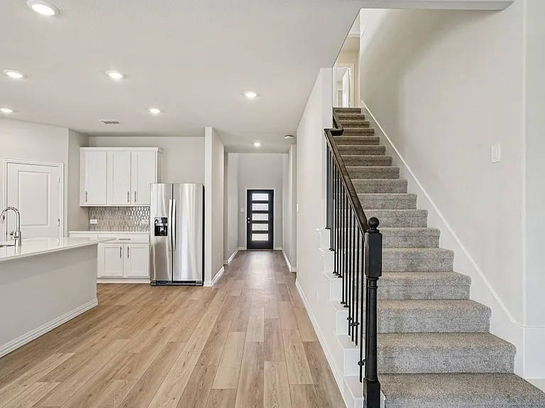 6205 Timberhurst Dr — Photo 2