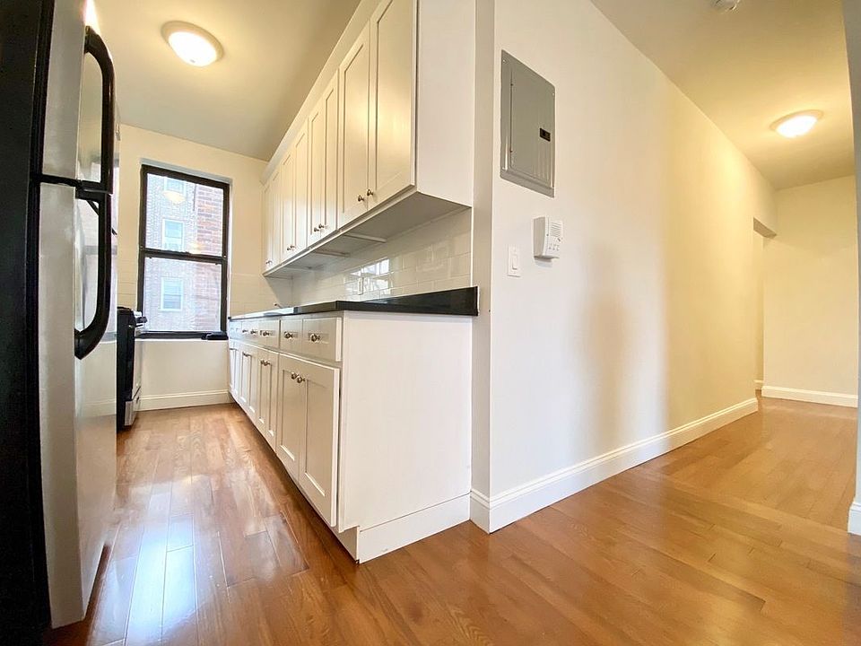1st image of 290 Lincoln Pl APT D2