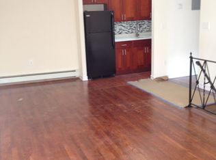 21312 Hillside Ave #B, Queens Village, NY 11427