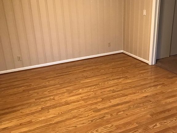 5th image of 608 Georgia Ave S