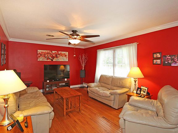 3rd image of 614 Berkshire Dr