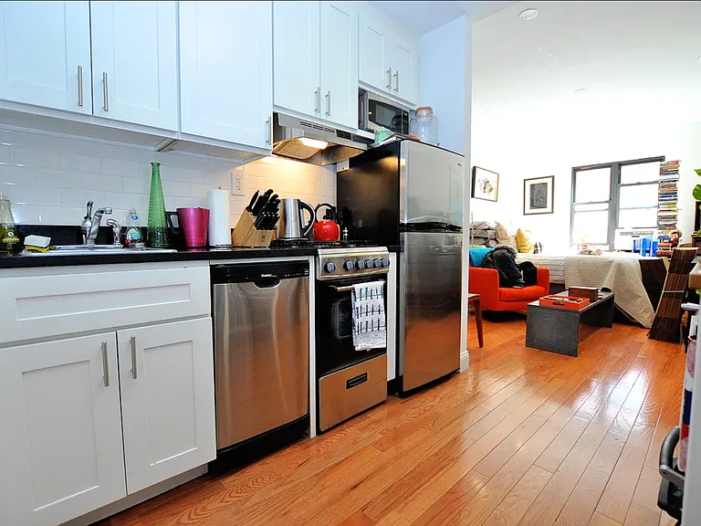 312 W 23rd St #3S — Photo 8