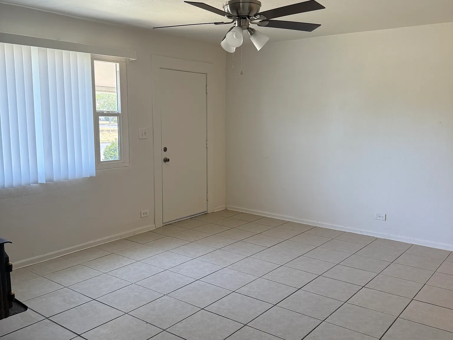 2 bed, 1300 sqft, $1,600 — Photo 3