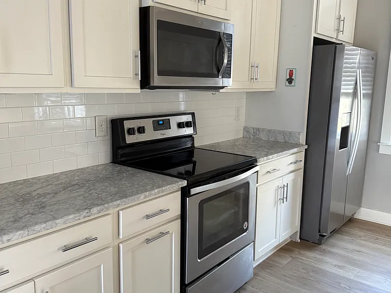 758 Cottage Park Dr — Photo 6