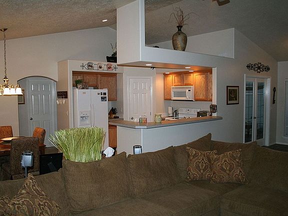 Kitchen/Dining