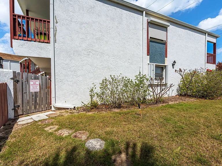 1318 S Miramar Ave #208 — Photo 45