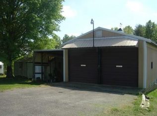 305 Farmer Ln, Vinton, VA 24179