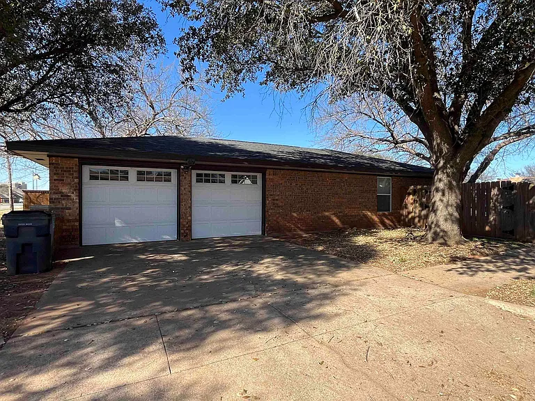 4529 Gardiner Rd — Photo 3
