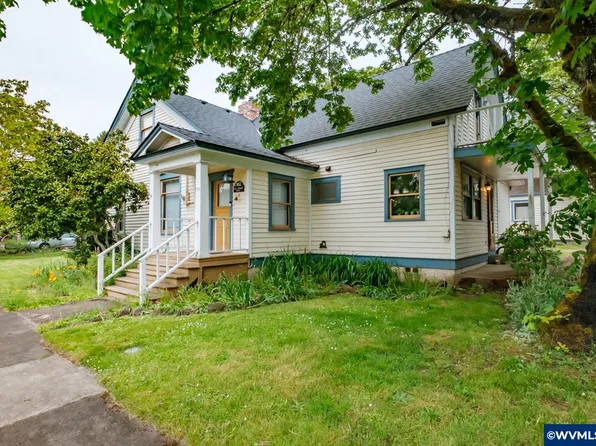 704 Oak St, Brownsville, OR 97327