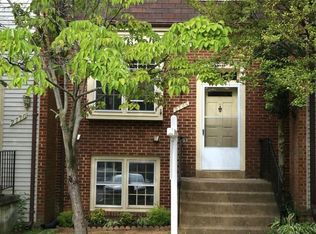 2768 Stone Hollow Dr, Vienna, VA 22180