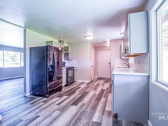 5th image of 410 Grant St