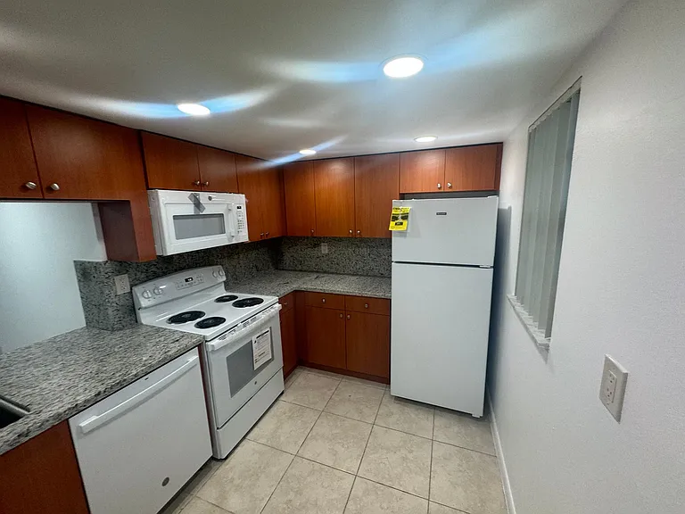 14170 SW 84th St #201F — Photo 5