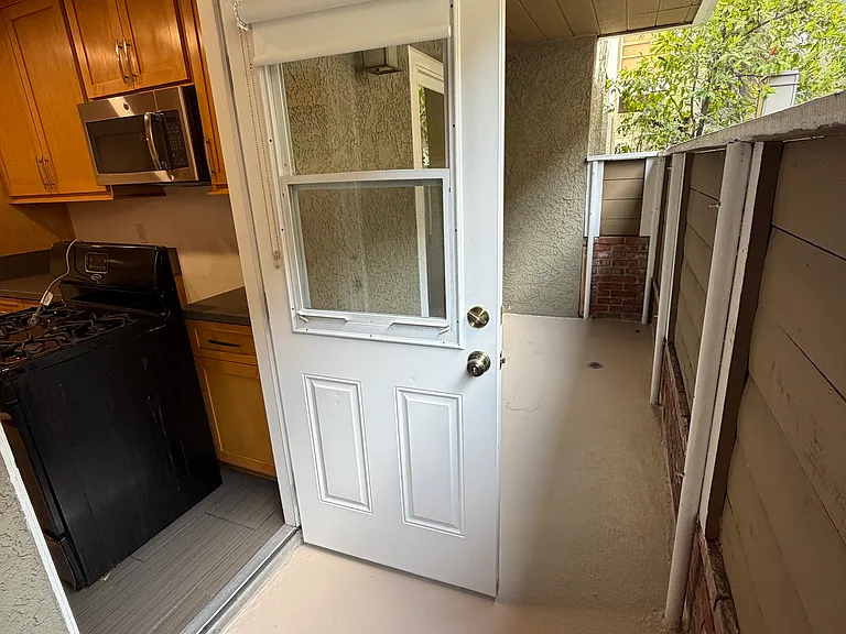 10746 Blix St #103 — Photo 12