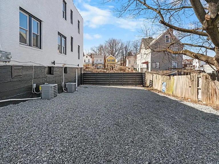 1516 McClure St #B — Photo 2
