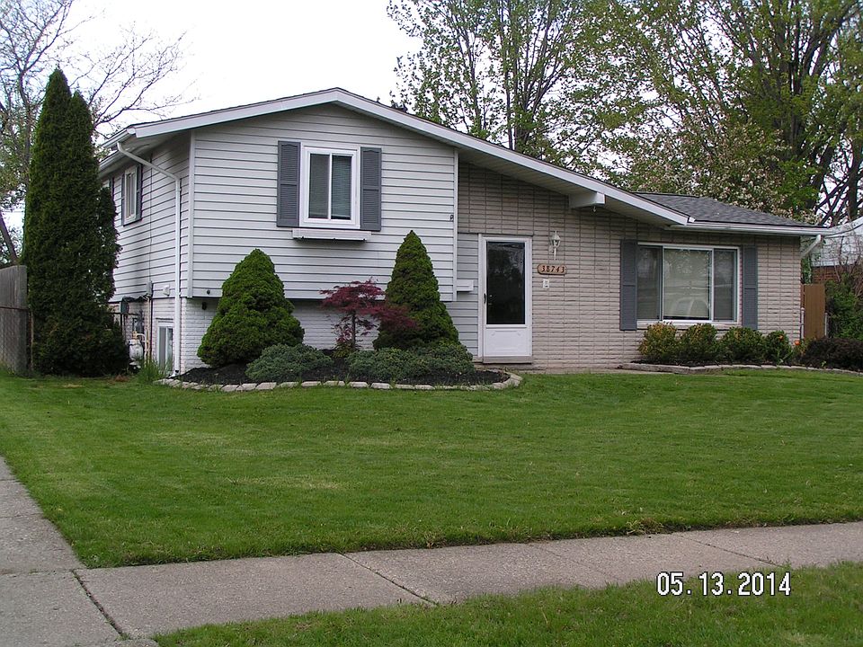 1st image of 38743 Beecher Dr