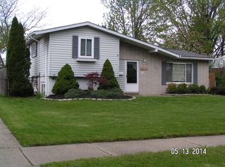 38743 Beecher Dr, Sterling Heights, MI 48312