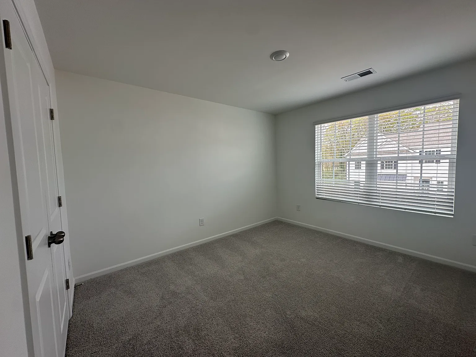 3 bed, 1440 sqft, $1,850 — Photo 3