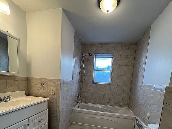 5th image of 2160 E 71st St