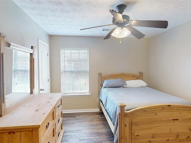 621 George Dr — Photo 10