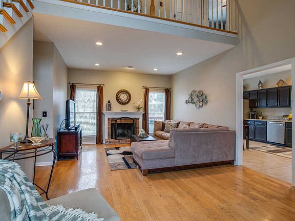 5th image of 7512 Dove Valley Dr