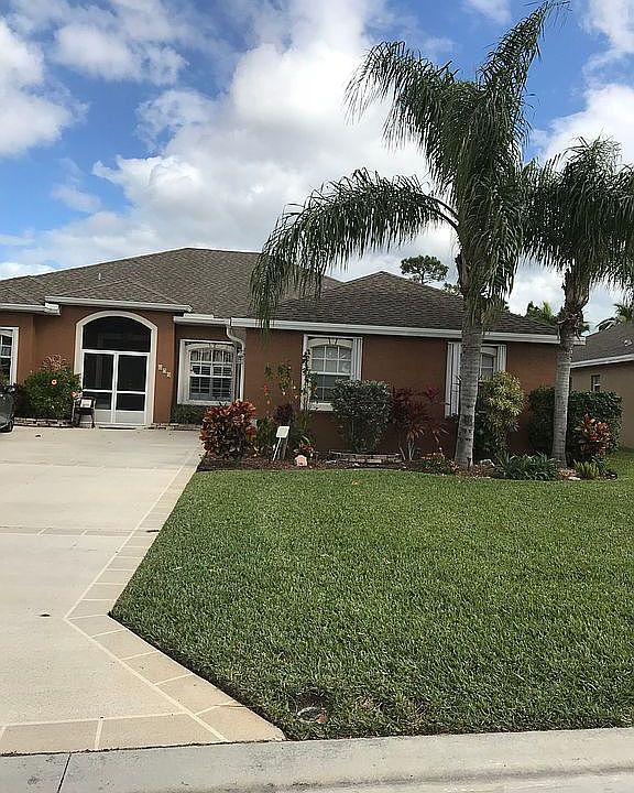 2nd image of 473 NW Sunflower Pl
