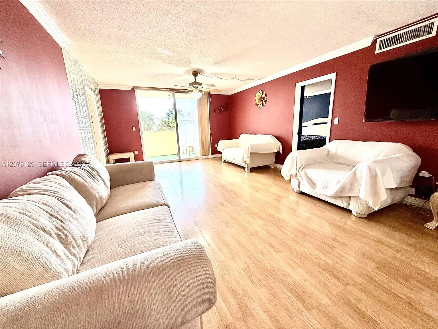 Plaza Towers North Condo — Photo 2