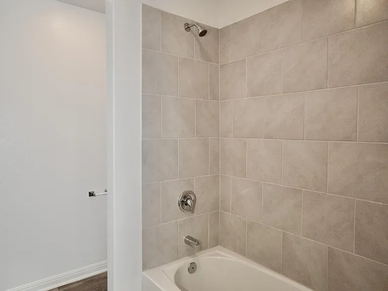 136 Maywood Ln — Photo 10