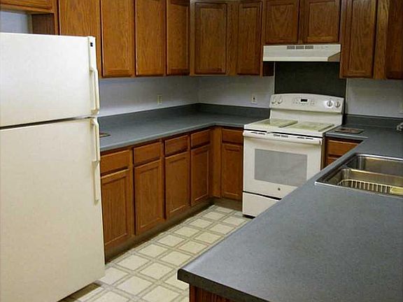 4th image of 223 W Center St #2