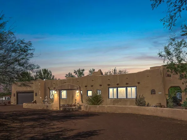 32 Cielo Dorado Dr, Anthony, NM 88021