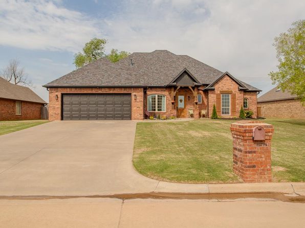 2120 Day Break Ln, Enid, OK 73703