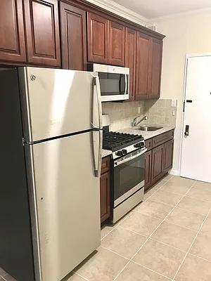 Rented by Amorelli Realty | media 6