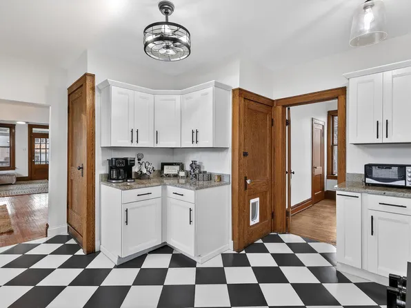 94 W Waterloo St, Canal Winchester, OH 43110