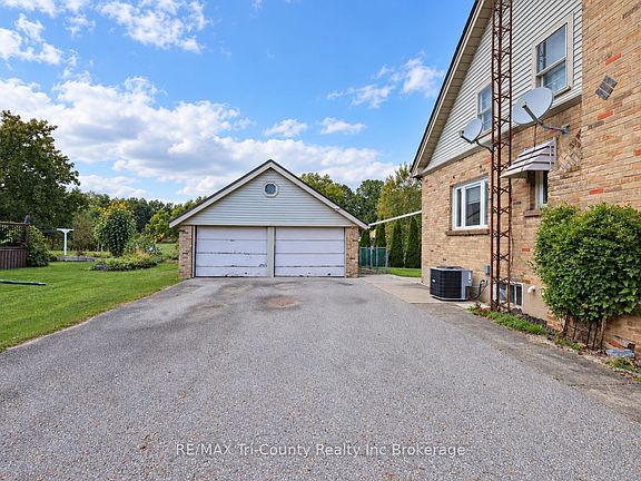 3rd image of 11475 Plank Rd