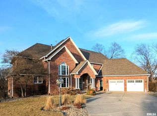 703 Mayfair Ct, Metamora, IL 61548