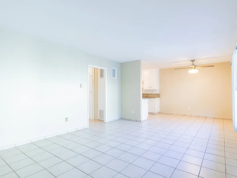 Cohasset Apartments — Photo 12