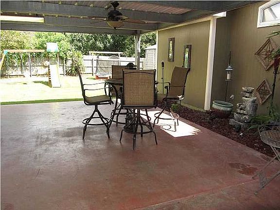 2nd image of 105 Deer Meadow Blvd
