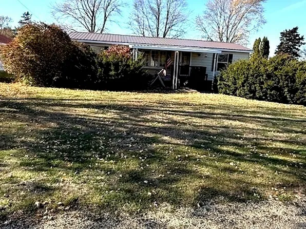 136 N Washington St, Sheffield, IL 61361