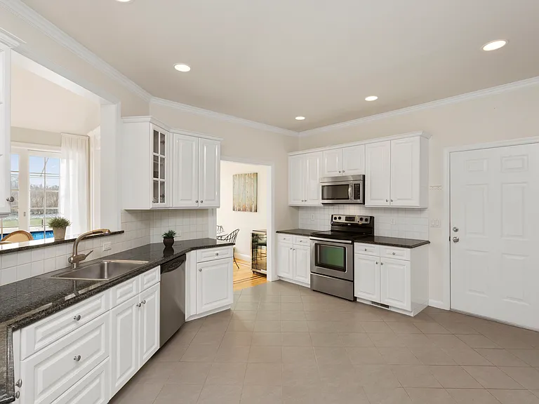 2 Grace Ct — Photo 10