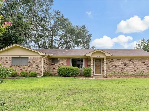 925 Meadowlark Ln, Paris, TX 75462