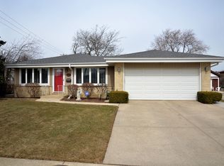 635 W Montrose Ave, Wood Dale, IL 60191