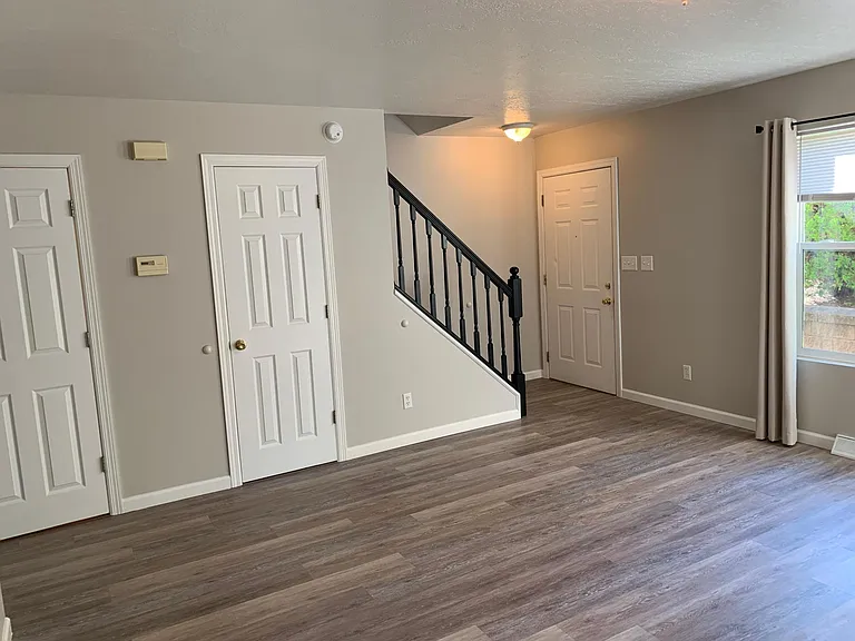 9 Cedar Ave #A — Photo 3