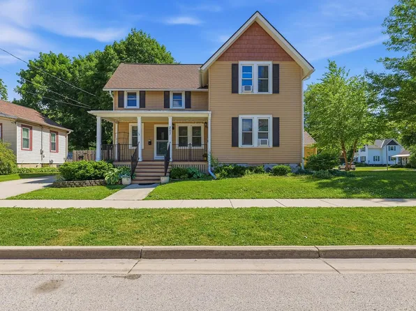 207 E Jefferson STREET, Oconomowoc, WI 53066