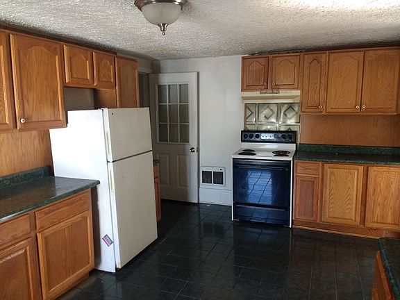 Upstairs kitchen side 2